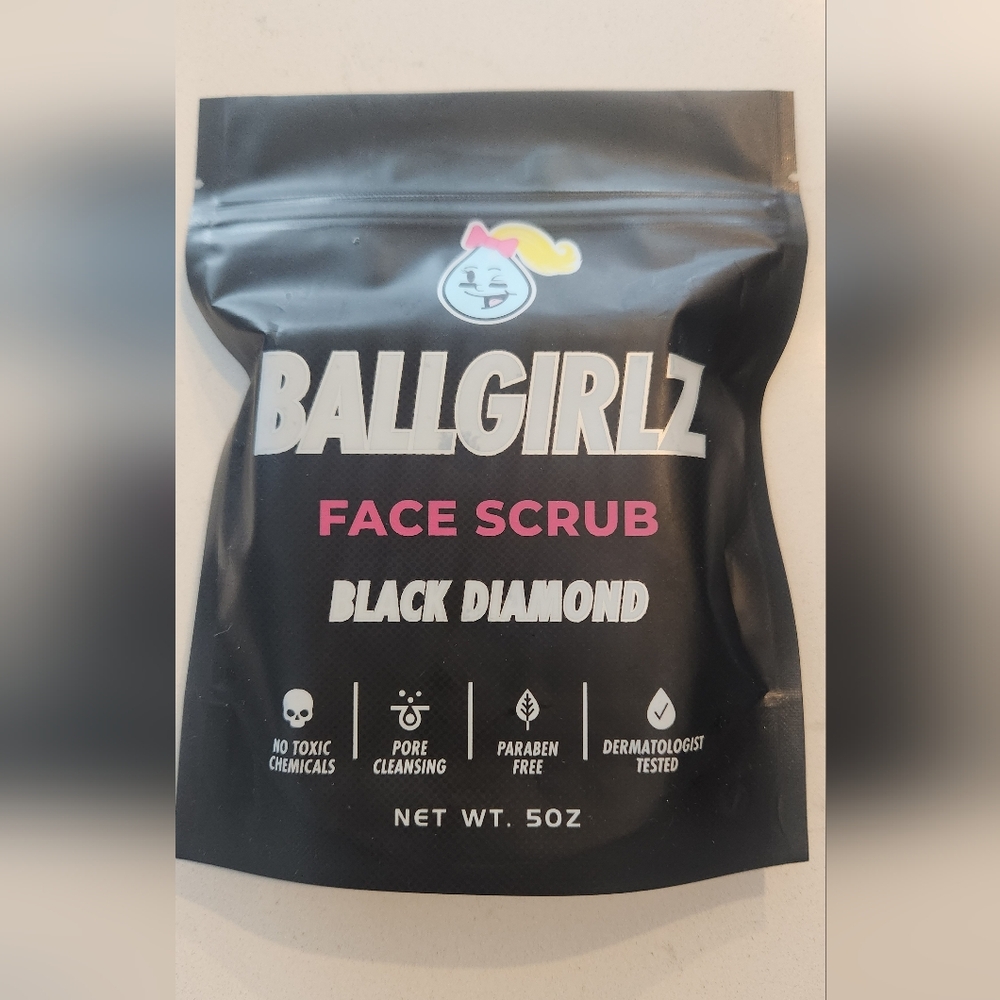 Ballgirlz face scrub black diamond